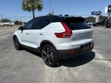 Used 2021 Volvo XC40 T5 R-Design image 3