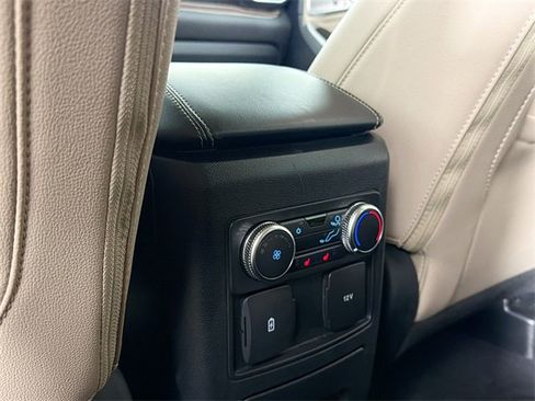 Used 2022 Ford Explorer Limited image 27