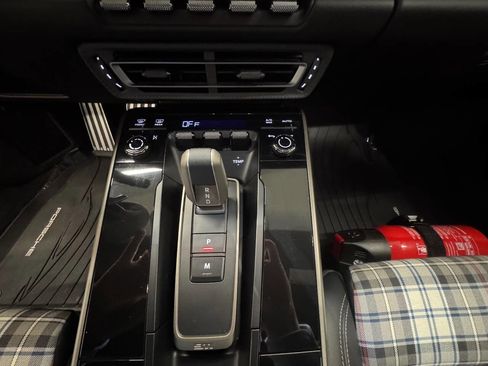 Used 2025 Porsche 911 Turbo S image 64