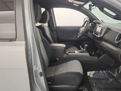 Used 2021 Toyota Tacoma TRD Sport image 33