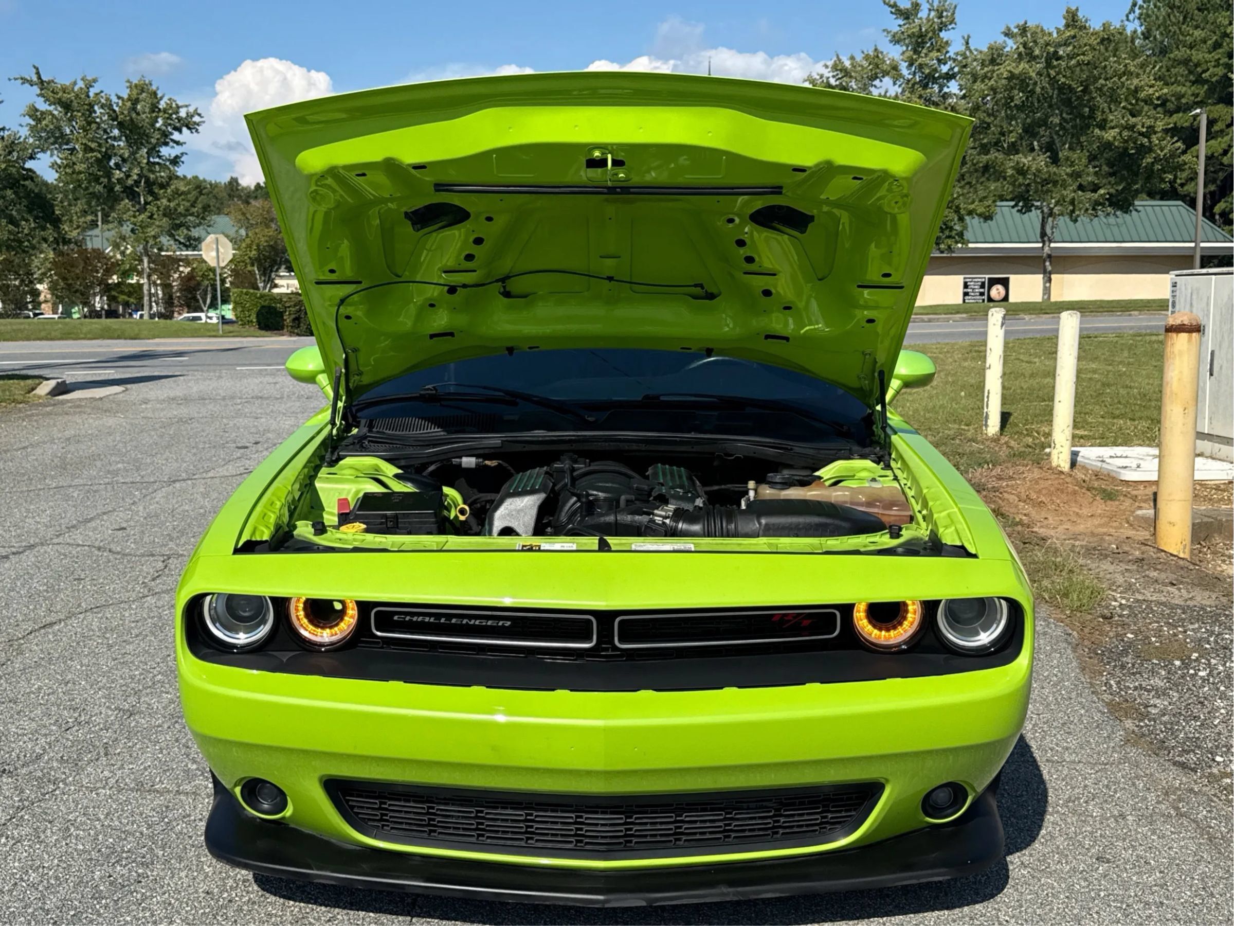 Used 2015 Dodge Challenger R/T Scat Pack w/ Leather Interior Group RWD image 60