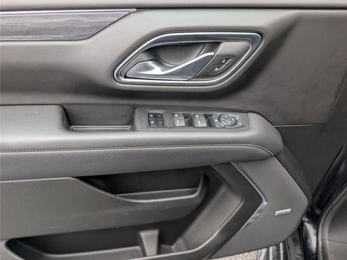 Used 2024 GMC Yukon XL SLT image 22