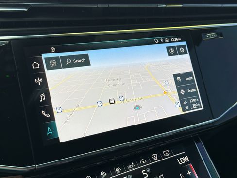 Used 2019 Audi Q8 Prestige w/ Towing Package AWD/4WD image 23