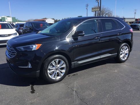 Used 2024 Ford Edge Titanium image 1