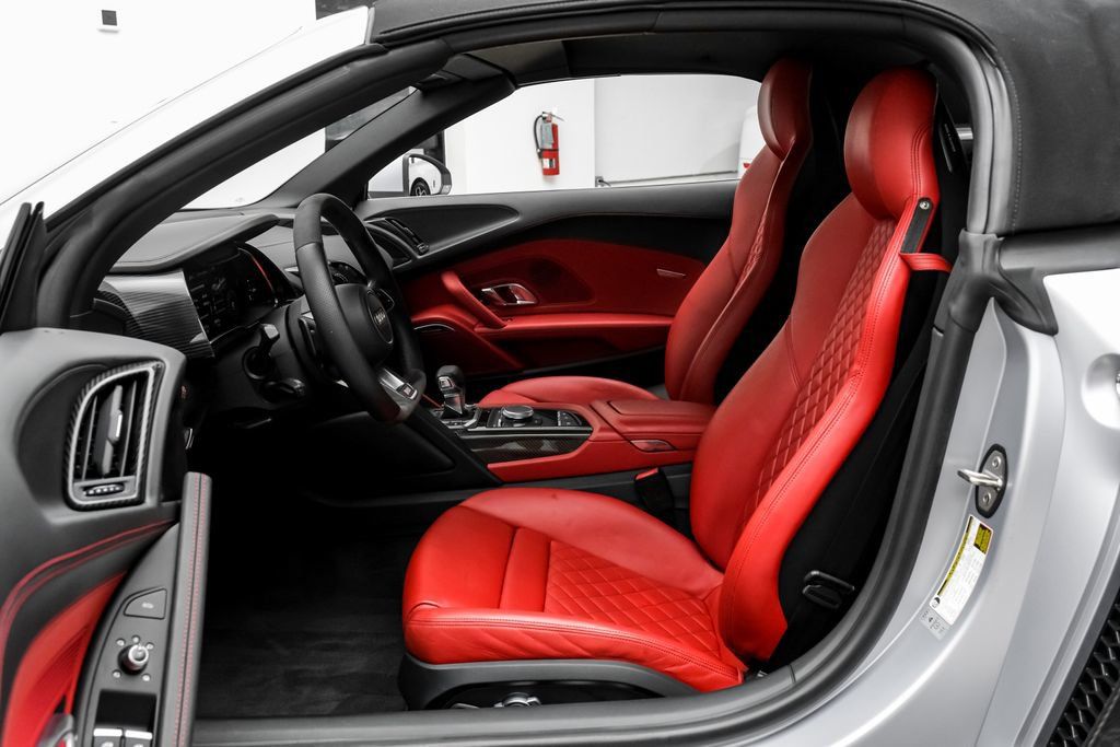 Used 2018 Audi R8 V10 AWD/4WD image 10