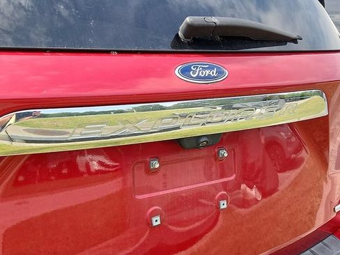 Used 2020 Ford Explorer XLT w/ Equipment Group 202A AWD/4WD image 4