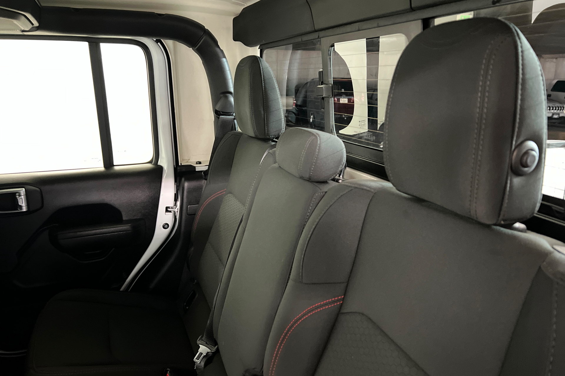 Used 2023 Jeep Gladiator Rubicon w/ Cold Weather Group AWD/4WD image 21