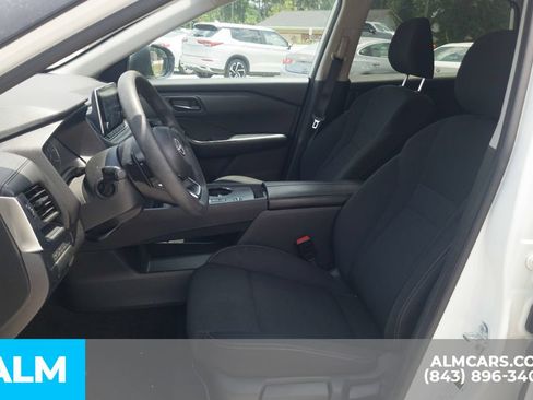 Used 2024 Nissan Rogue S FWD image 6