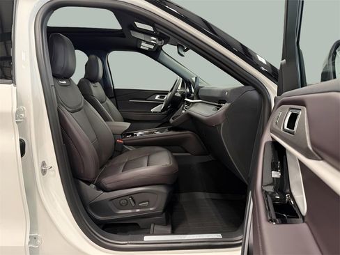 New 2026 Ford Explorer Platinum image 29