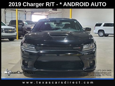 Used 2019 Dodge Charger R/T image 2