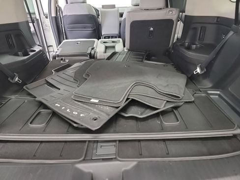 Used 2025 Honda Pilot Touring image 26