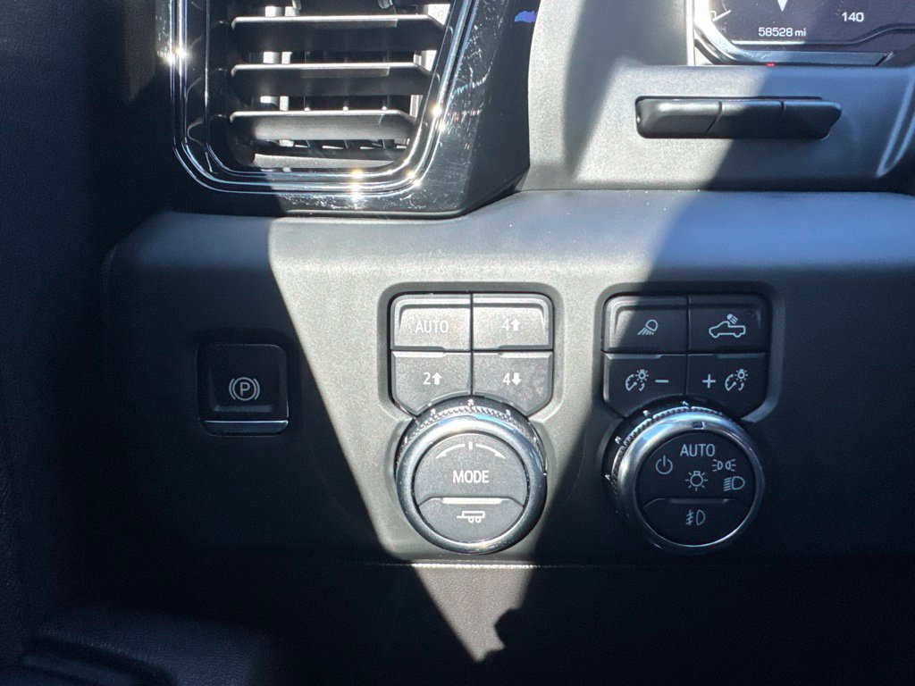 Used 2024 GMC Sierra 1500 AT4 w/ Technology Package AWD/4WD image 20