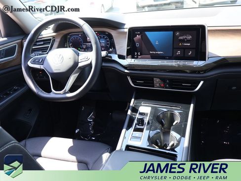 Used 2026 Volkswagen Atlas SE AWD/4WD image 13