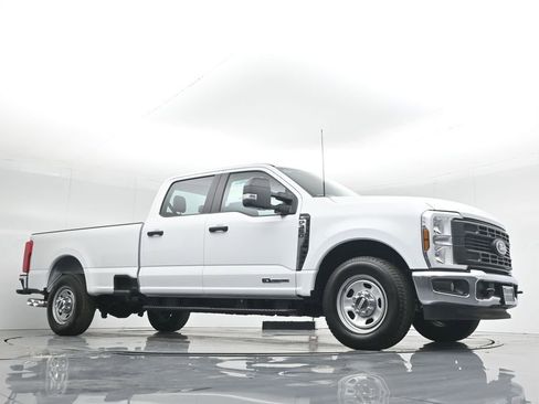 New 2025 Ford F350 XL w/ XL Driver Assist Package image 3