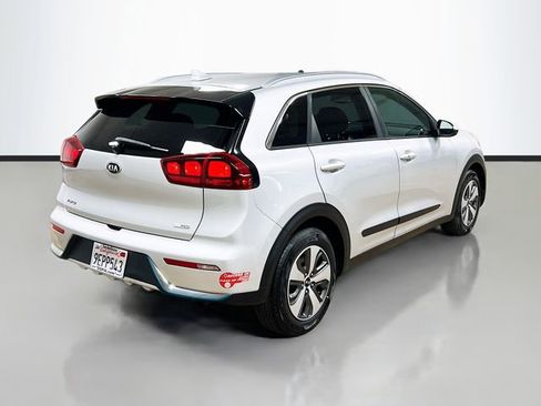 Used 2018 Kia Niro LX image 7