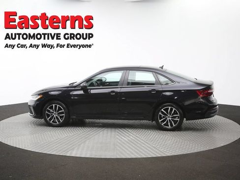 Used 2025 Volkswagen Jetta SE FWD image 61