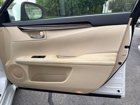 Used 2013 Lexus ES 350 w/ Luxury Pkg FWD image 15