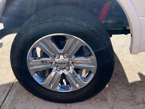 Used 2019 Ford F150 Lariat w/ Equipment Group 502A Luxury image 10