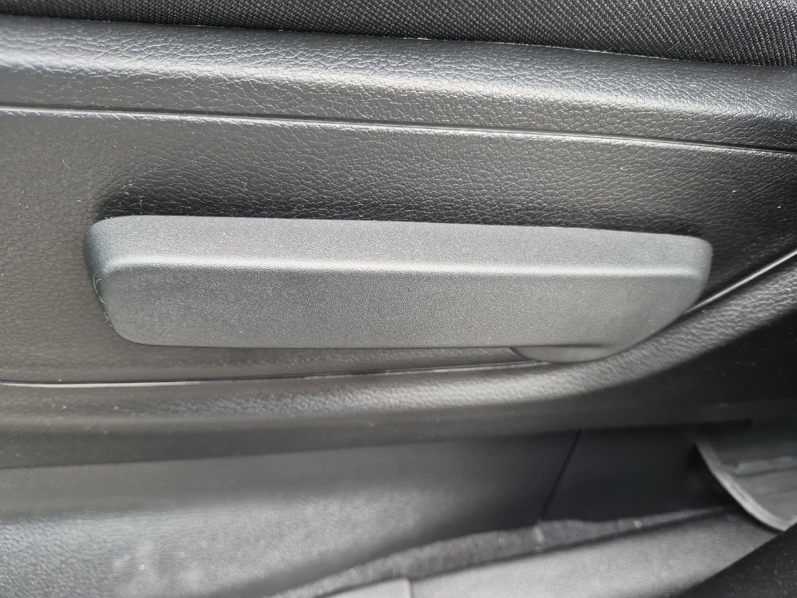 Used 2025 RAM 1500 Warlock AWD/4WD image 13