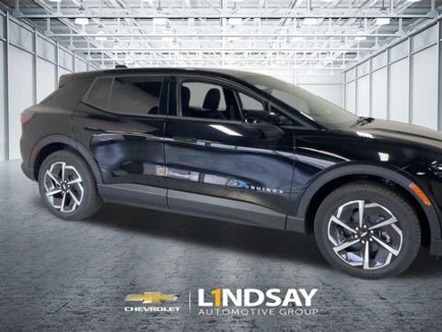 Used 2026 Chevrolet Equinox EV LT FWD image 3