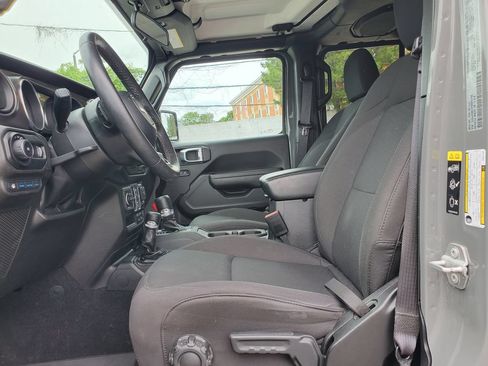 Used 2023 Jeep Wrangler Unlimited w/ Cold Weather Group AWD/4WD image 20