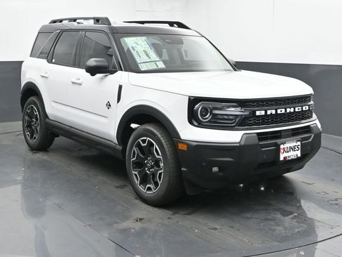 New 2025 Ford Bronco Sport Outer Banks w/ Outer Banks Tech Package+ image 2