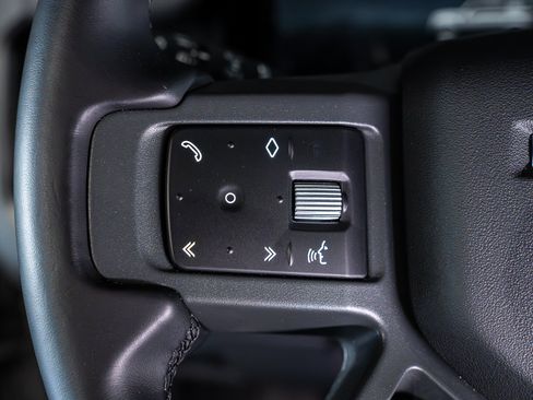 Used 2025 Land Rover Defender 110 X-Dynamic SE AWD/4WD image 29