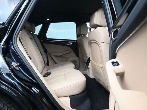 New 2025 Porsche Macan AWD/4WD image 21