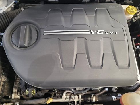Used 2019 Jeep Cherokee Latitude w/ Popular Appearance Group AWD/4WD image 30