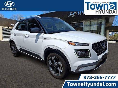 Certified 2023 Hyundai Venue Limited FWD image 1