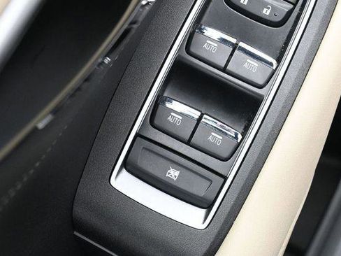 Used 2025 Subaru Outback Limited AWD/4WD image 13
