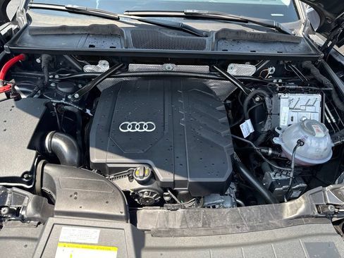 Used 2023 Audi Q5 2.0T Premium w/ Convenience Package AWD/4WD image 11