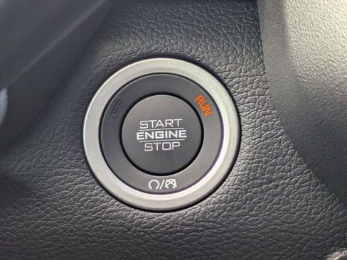 New 2026 RAM 2500 Laramie AWD/4WD image 24