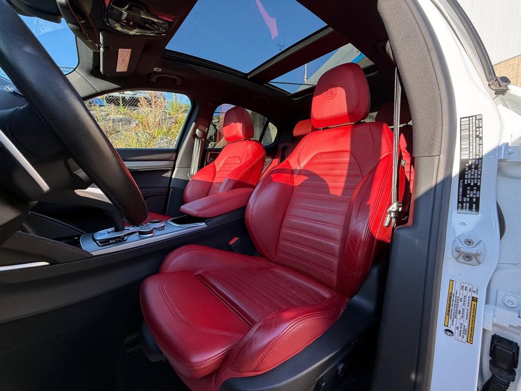 Used 2023 Alfa Romeo Stelvio Veloce AWD/4WD image 15