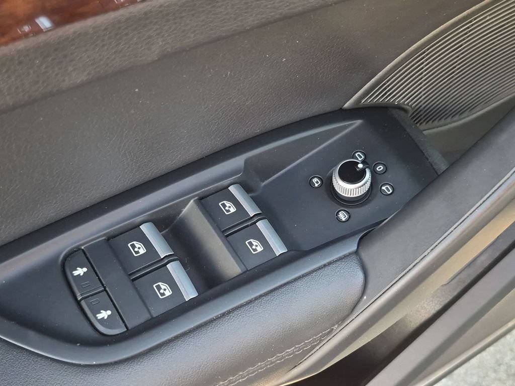 Used 2019 Audi Q5 2.0T Premium Plus AWD/4WD image 16
