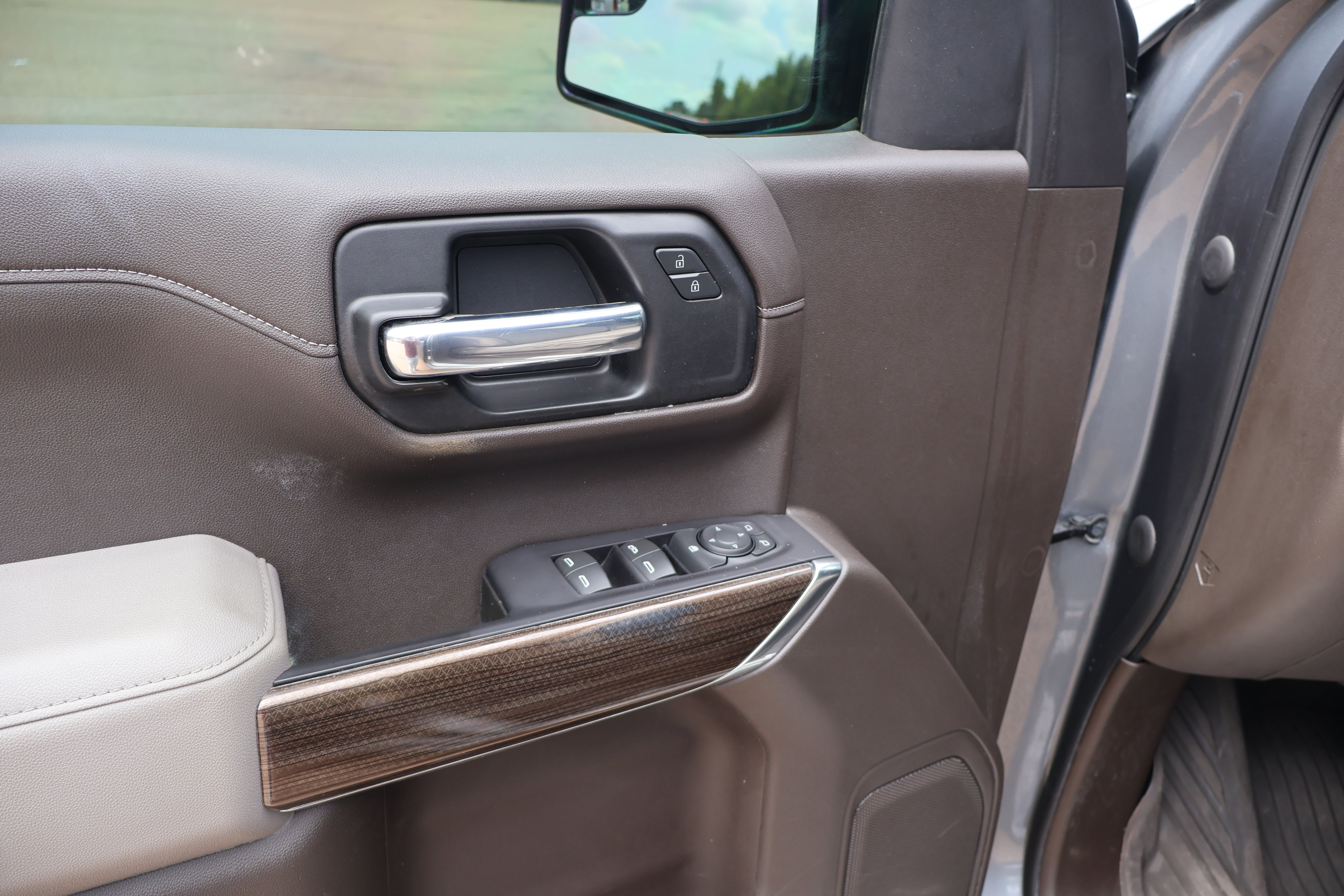 Used 2020 Chevrolet Silverado 1500 LT w/ All-Star Edition AWD/4WD image 7