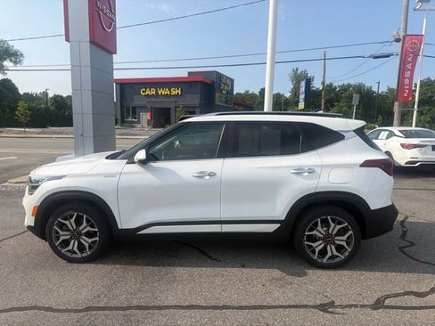 Used 2021 Kia Seltos SX w/ SX Sunroof Package AWD/4WD image 8