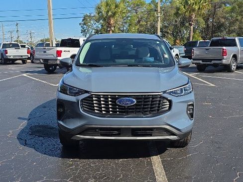 Certified 2025 Ford Escape Platinum w/ Premium Technology Package image 12