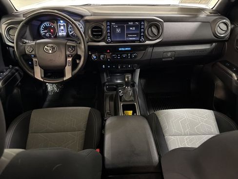 Used 2023 Toyota Tacoma TRD Off-Road w/ Technology Package AWD/4WD image 23