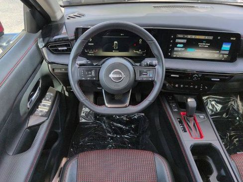 Certified 2025 Nissan Kicks SR w/ SR Premium Package FWD image 16