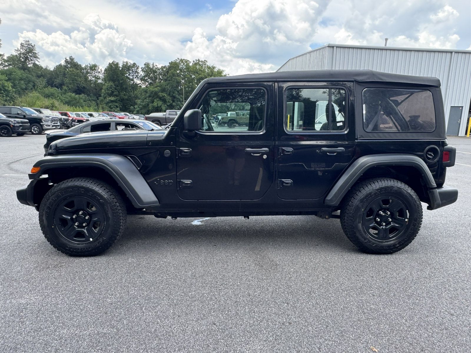 Used 2023 Jeep Wrangler Unlimited Sport AWD/4WD image 8