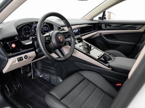 Used 2024 Porsche Panamera 4 image 4