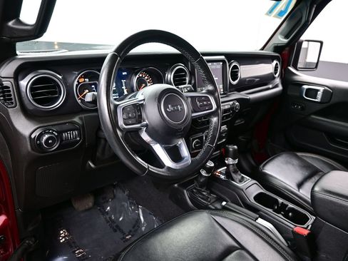 Used 2021 Jeep Wrangler Unlimited Sahara AWD/4WD image 14