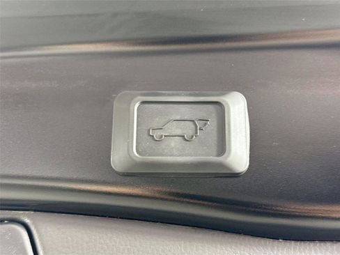 Certified 2025 Toyota RAV4 XLE Premium image 40