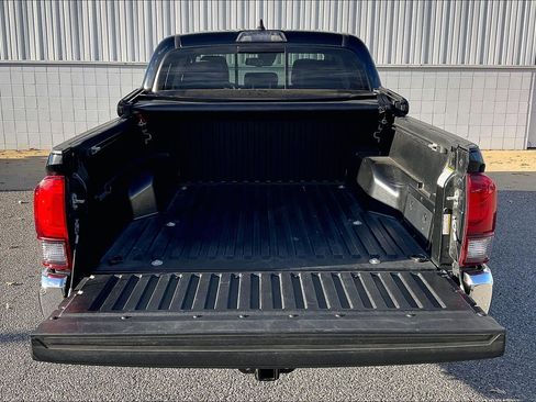 Used 2022 Toyota Tacoma SR5 image 40