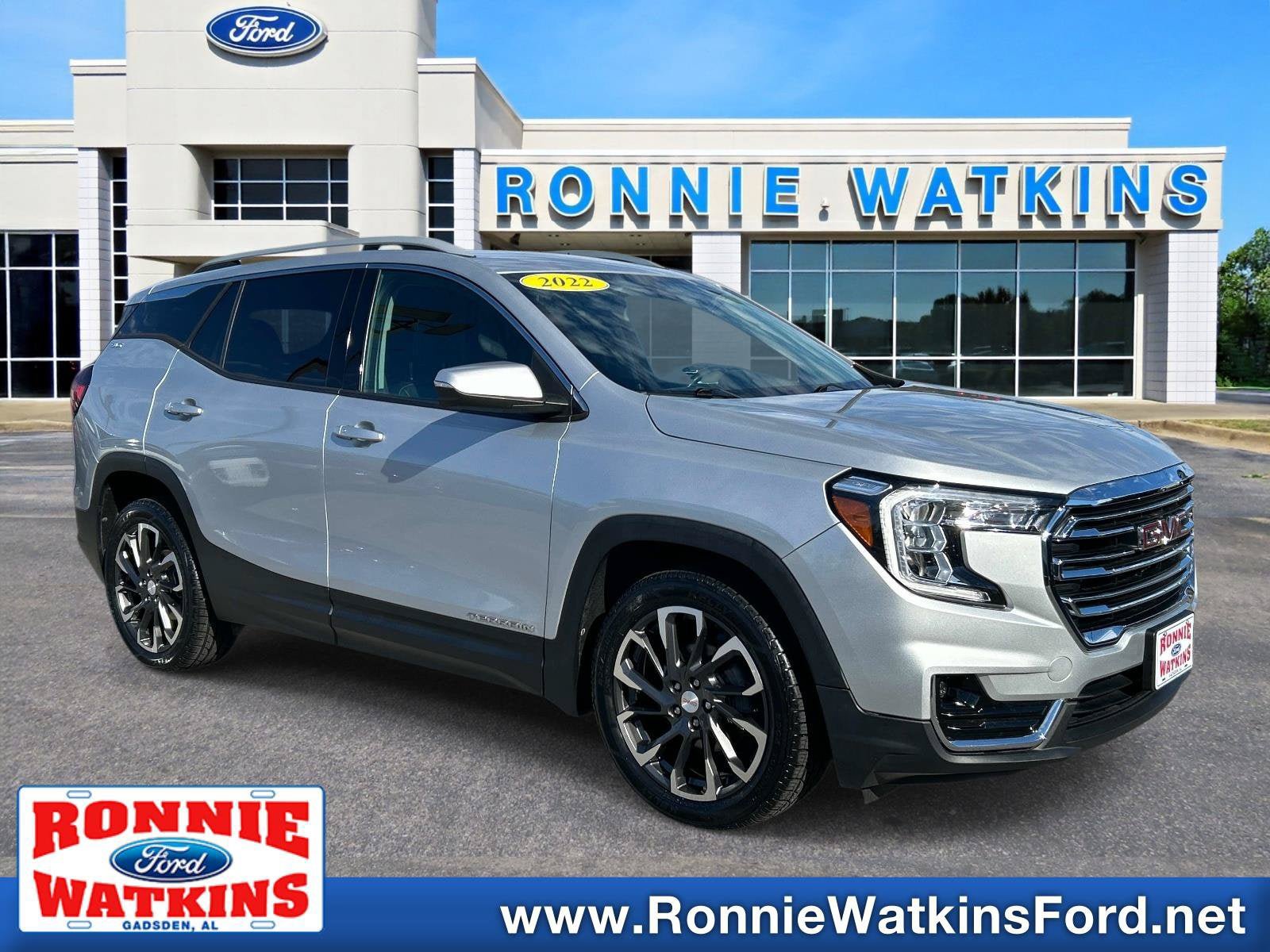 Used 2022 GMC Terrain SLT FWD image 1