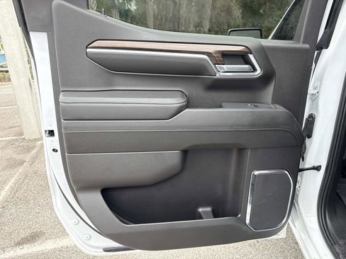 Used 2024 Chevrolet Silverado 1500 LT Trail Boss w/ LT Trail Boss Premium Package image 9