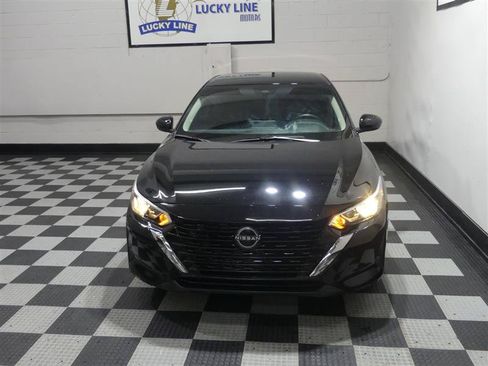Used 2025 Nissan Sentra SV FWD image 3