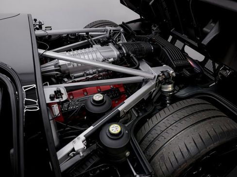 Used 2006 Ford GT image 19