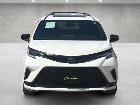 Used 2025 Toyota Sienna XSE FWD image 18